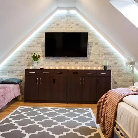 Wiktoria Morska18 山林小屋