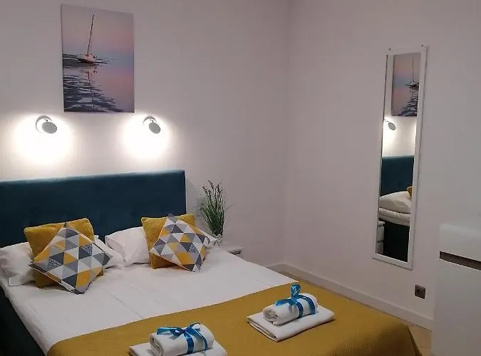 Wiktoria Morska18 Lodge *